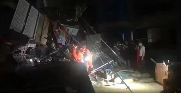 意外:致命疏忽！两根螺栓不翼而飞，2吨货梯水富上演高空坠亡惨剧