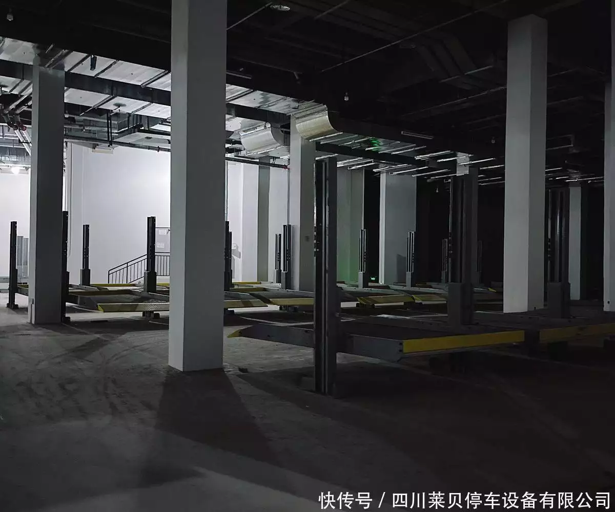 移动液压升降平台设备多少钱_液压式可移动重型升降平台_小型移动液压升降平台