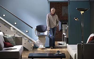 自行走液压升降机转向机构_椅式升降机_座椅电梯品牌