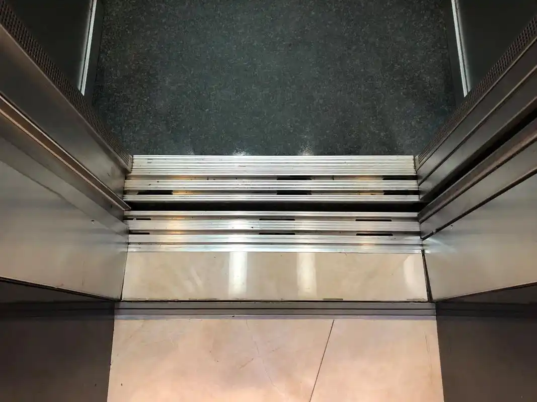 电梯施工前期筹备_电梯安装过程关键控制_车间升降货梯电梯高平如何控制